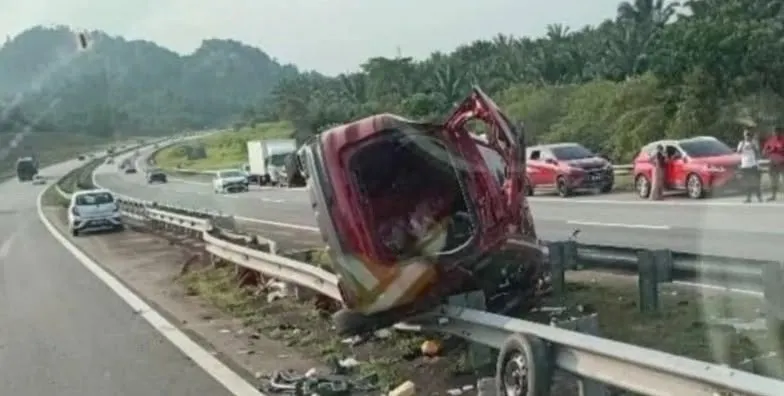 Wanita putus kaki kiri selepas kereta dinaiki terbabas di LPT2