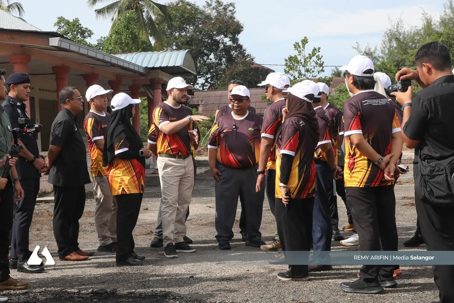 Raja Muda Selangor santuni rakyat, tinjau projek komuniti di Sepang
