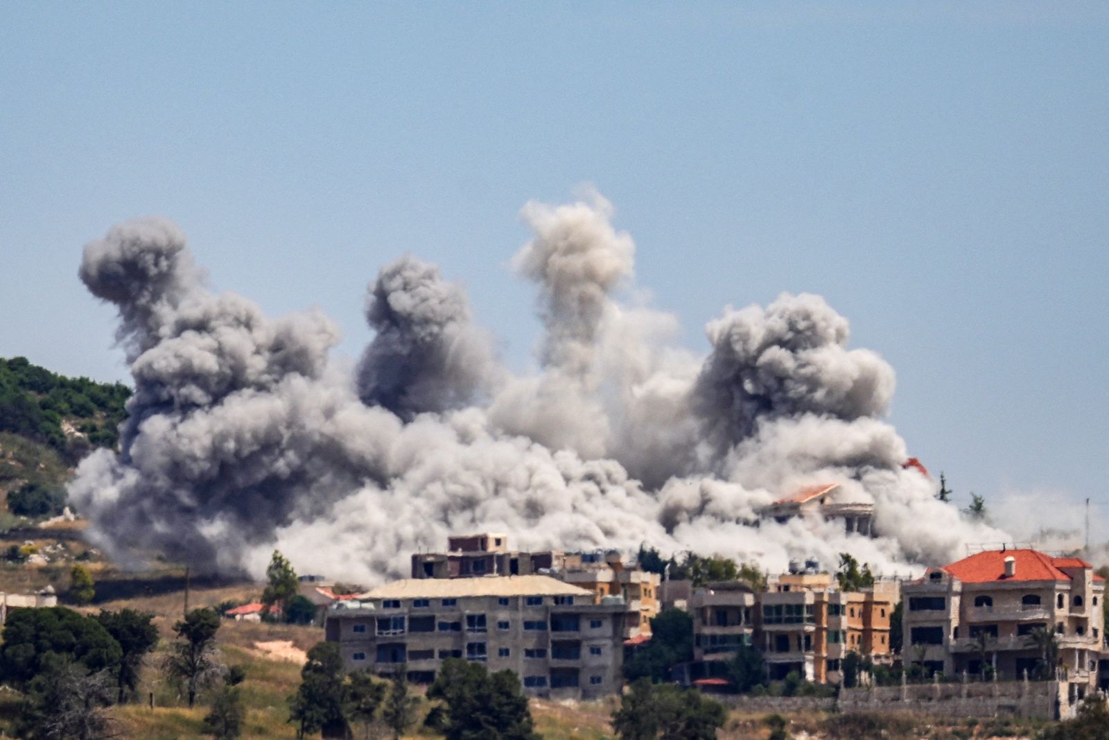 Hezbollah rejects ceasefire plan declared in US, Israel keeps up strikes