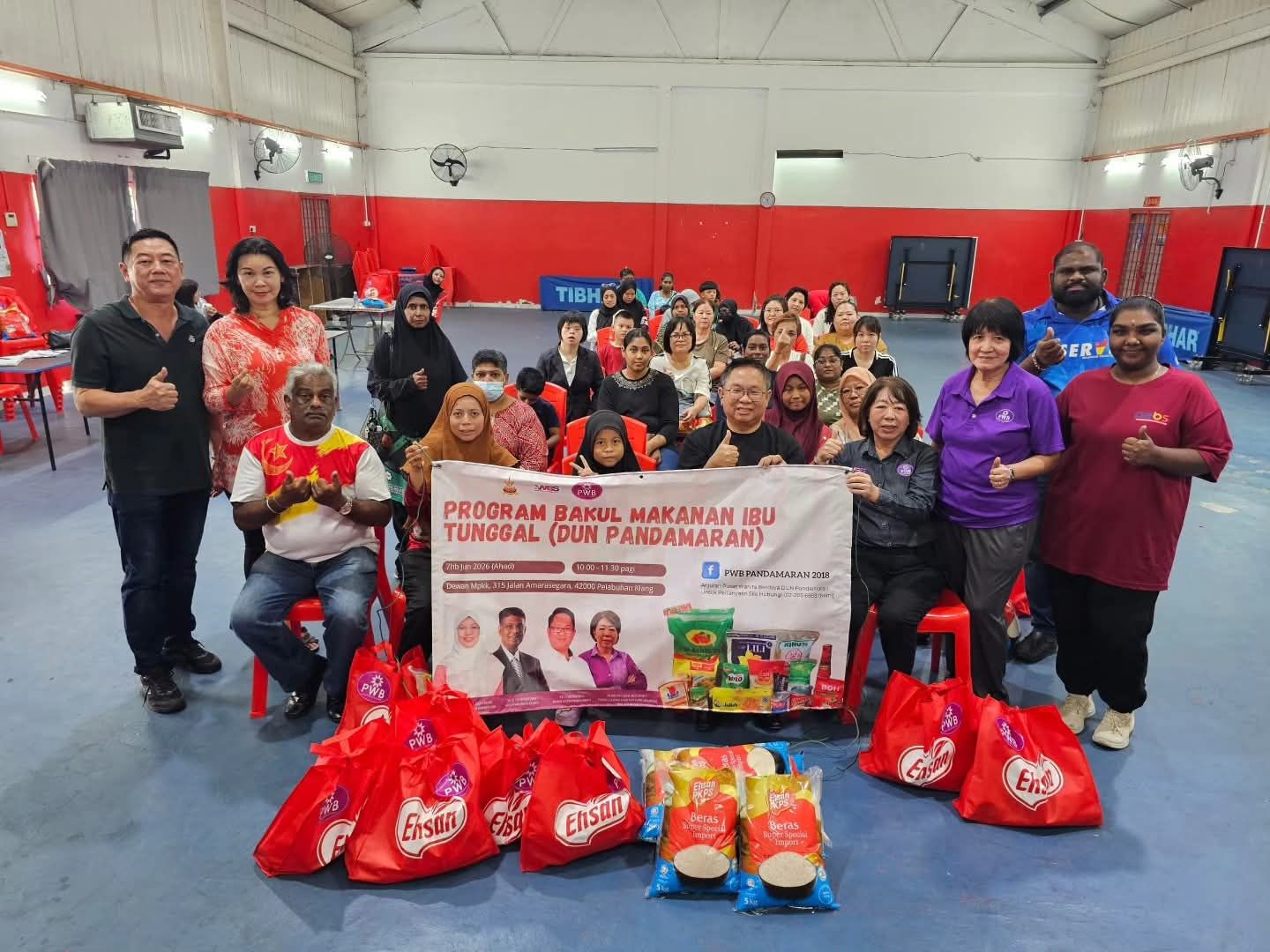 30 ibu tunggal DUN Pandamaran terima bakul makanan, ringankan beban