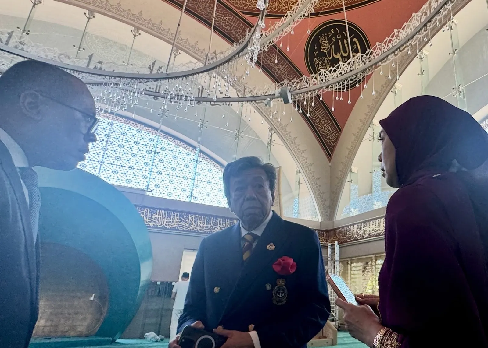 Sultan, Tengku Permaisuri visit Şakirin Mosque in Istanbul