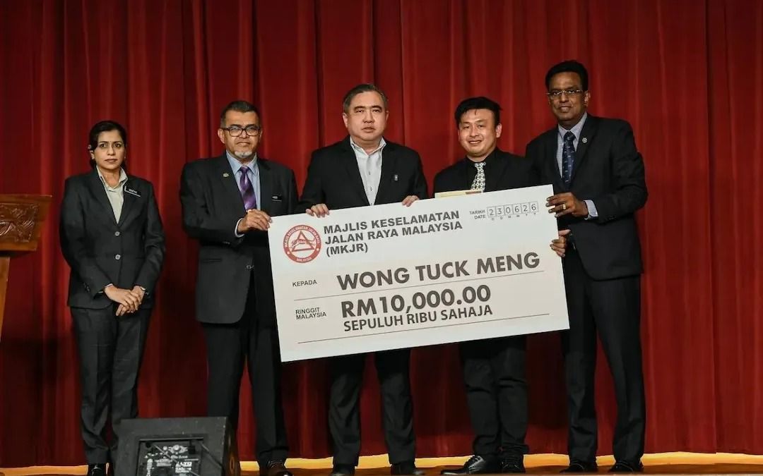 RM10,000 award for lorry driver for averting Menora bus tragedy