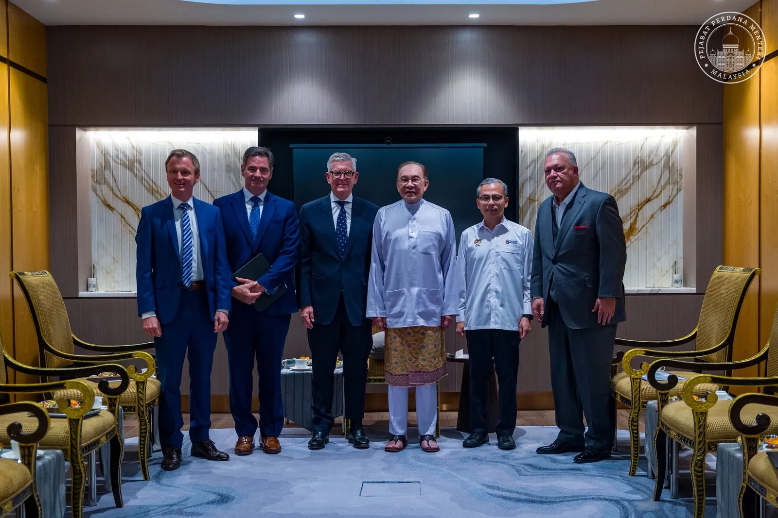 Anwar galak lebih banyak syarikat manfaatkan 5G, perkukuh ekonomi digital negara