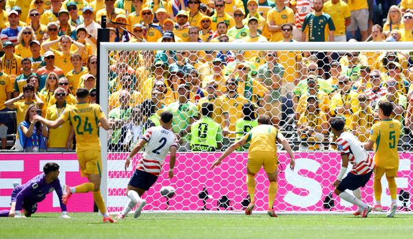US advance to World Cup round of 32 with dominant 2-0 win over Australia