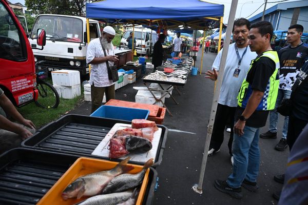 Operasi di tapak pasar malam, MPKS keluar 45 kompaun
