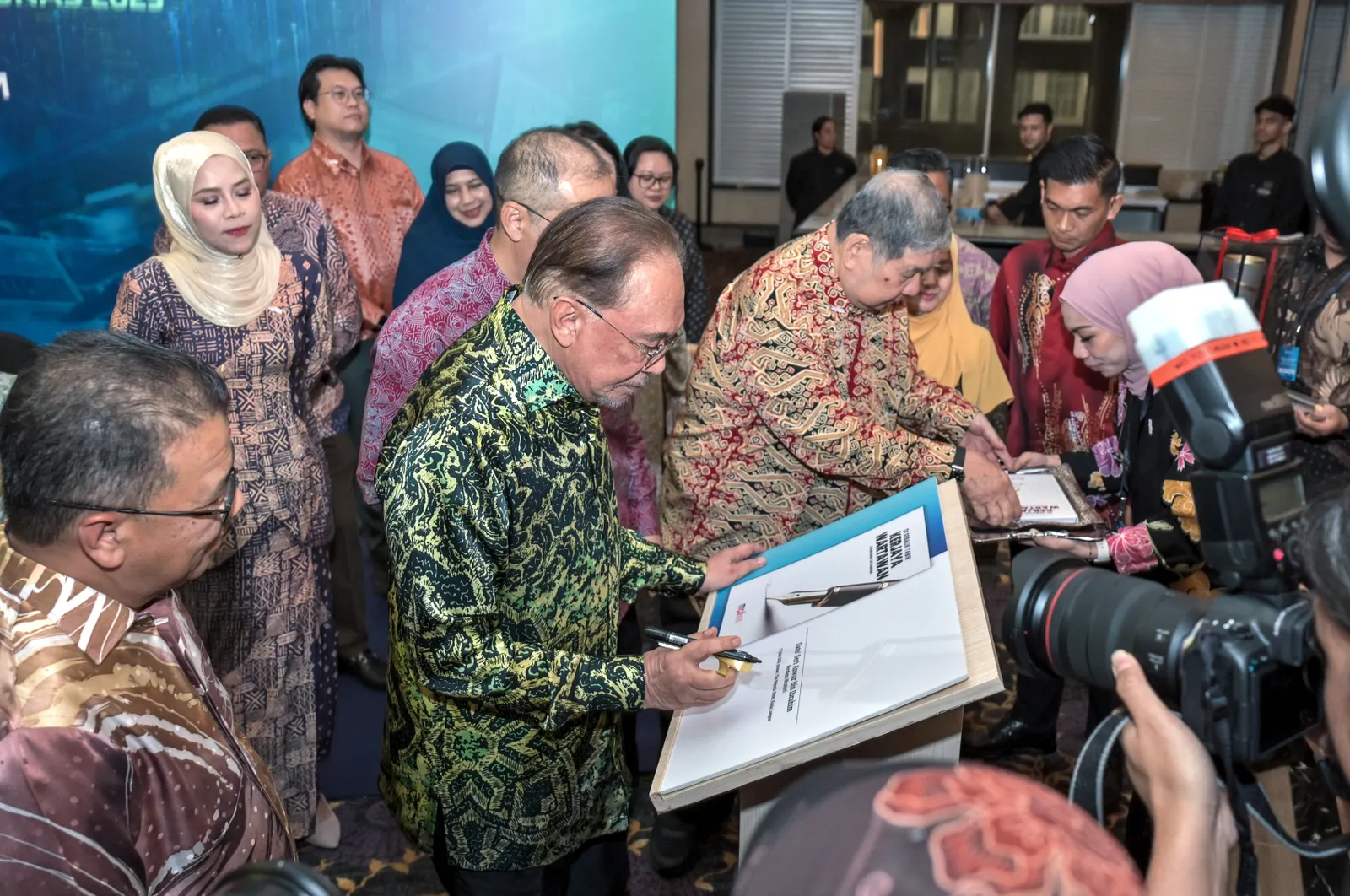 Anwar pesan media kekalkan jati diri dalam mengejar kemajuan teknologi