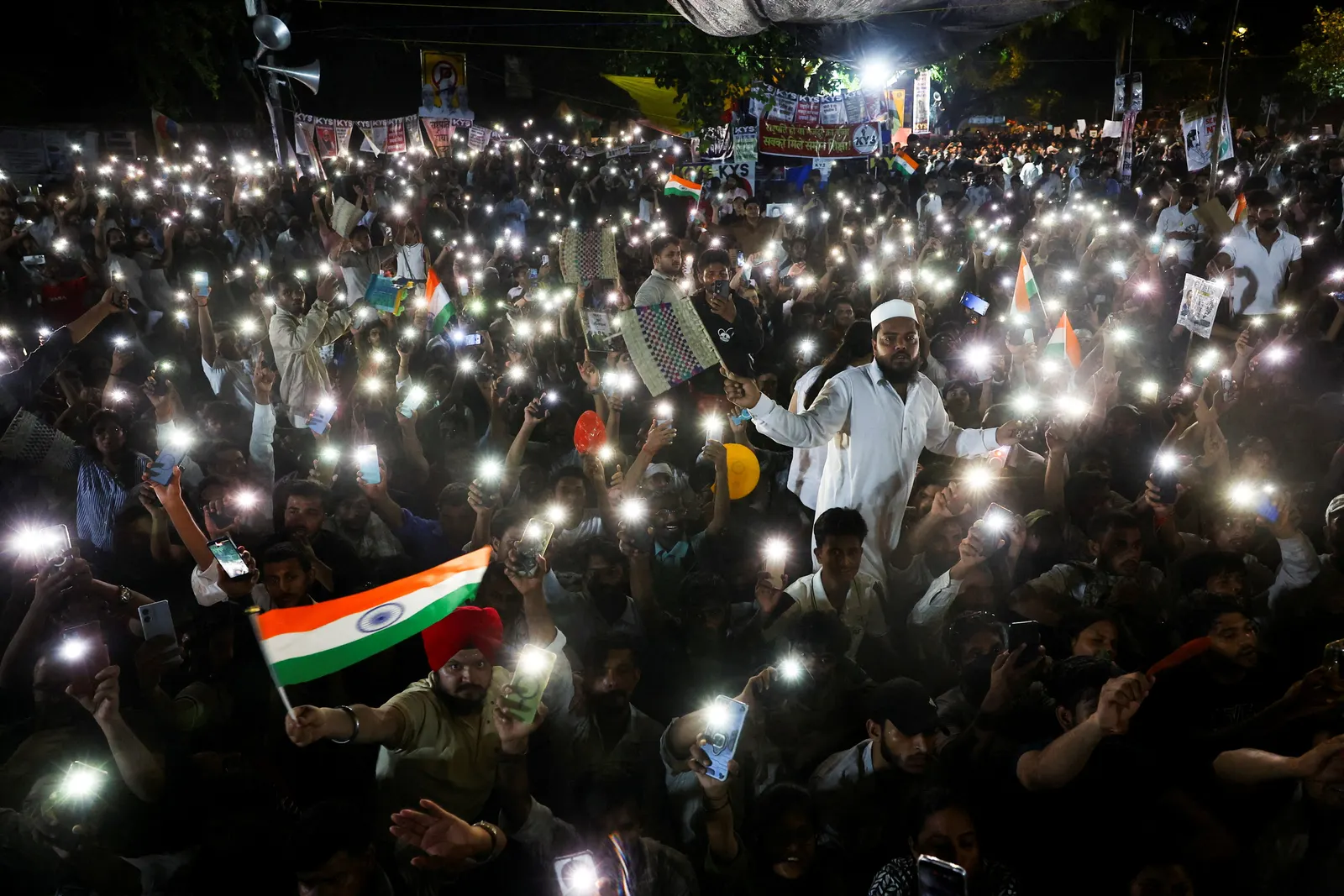 India's cockroach movement supporters gather to march despite police ban