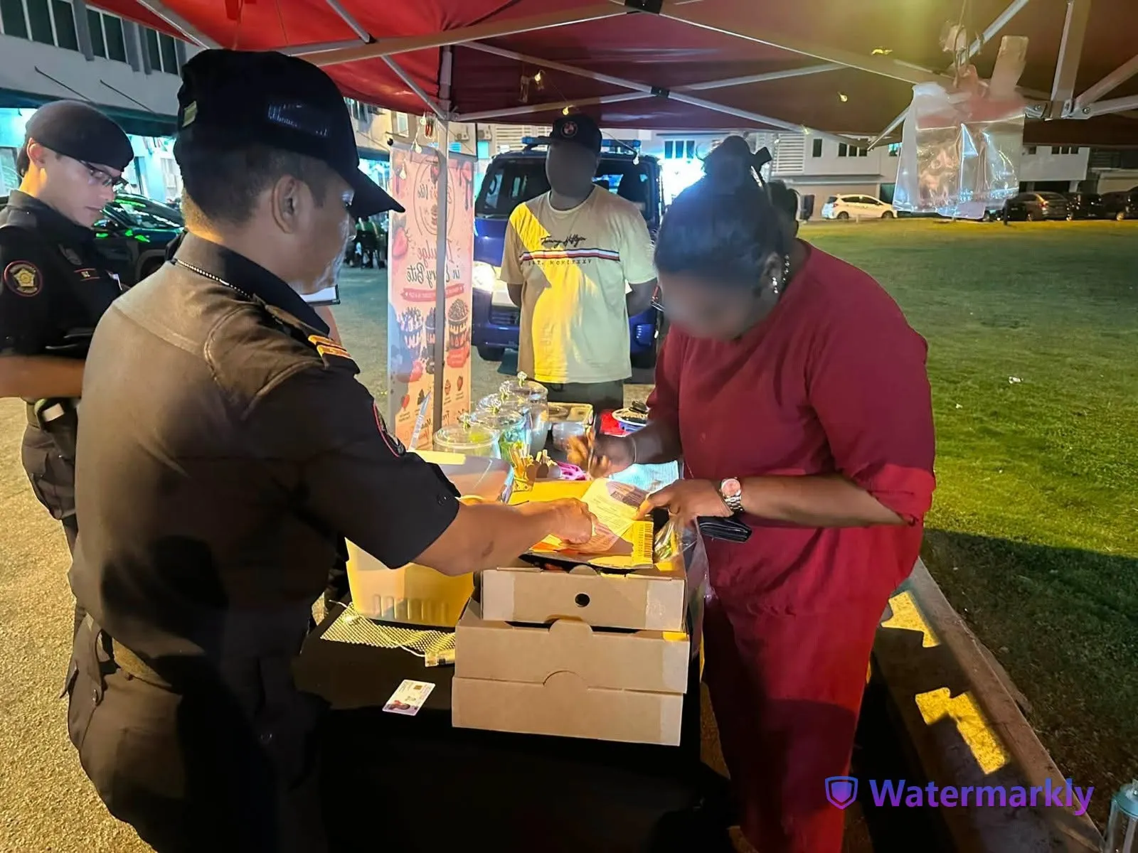 取缔占用停车位无牌小贩 雪邦市会开5违规通知单
