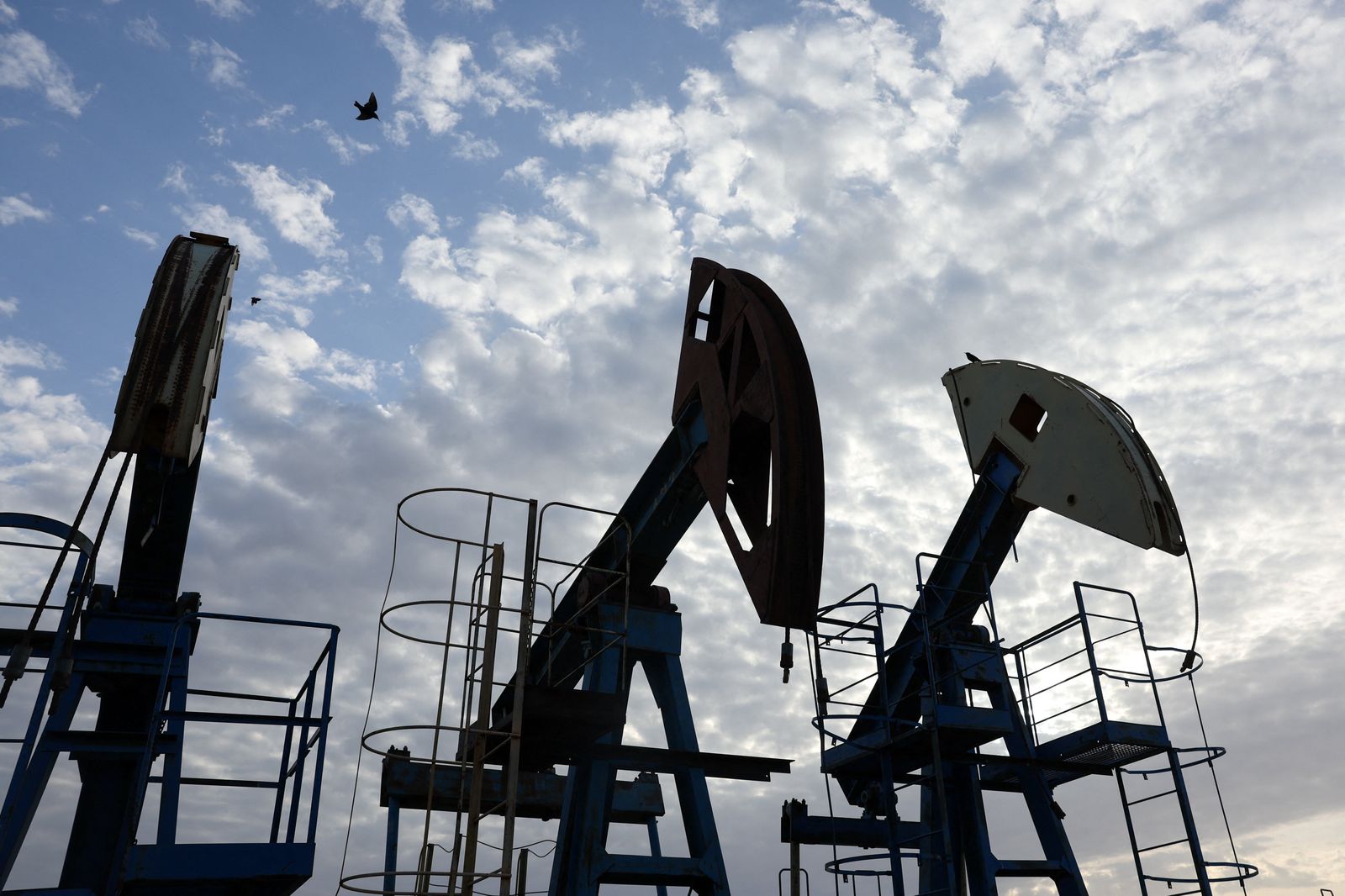 Oil prices rise as hostilities worsen in West Asia