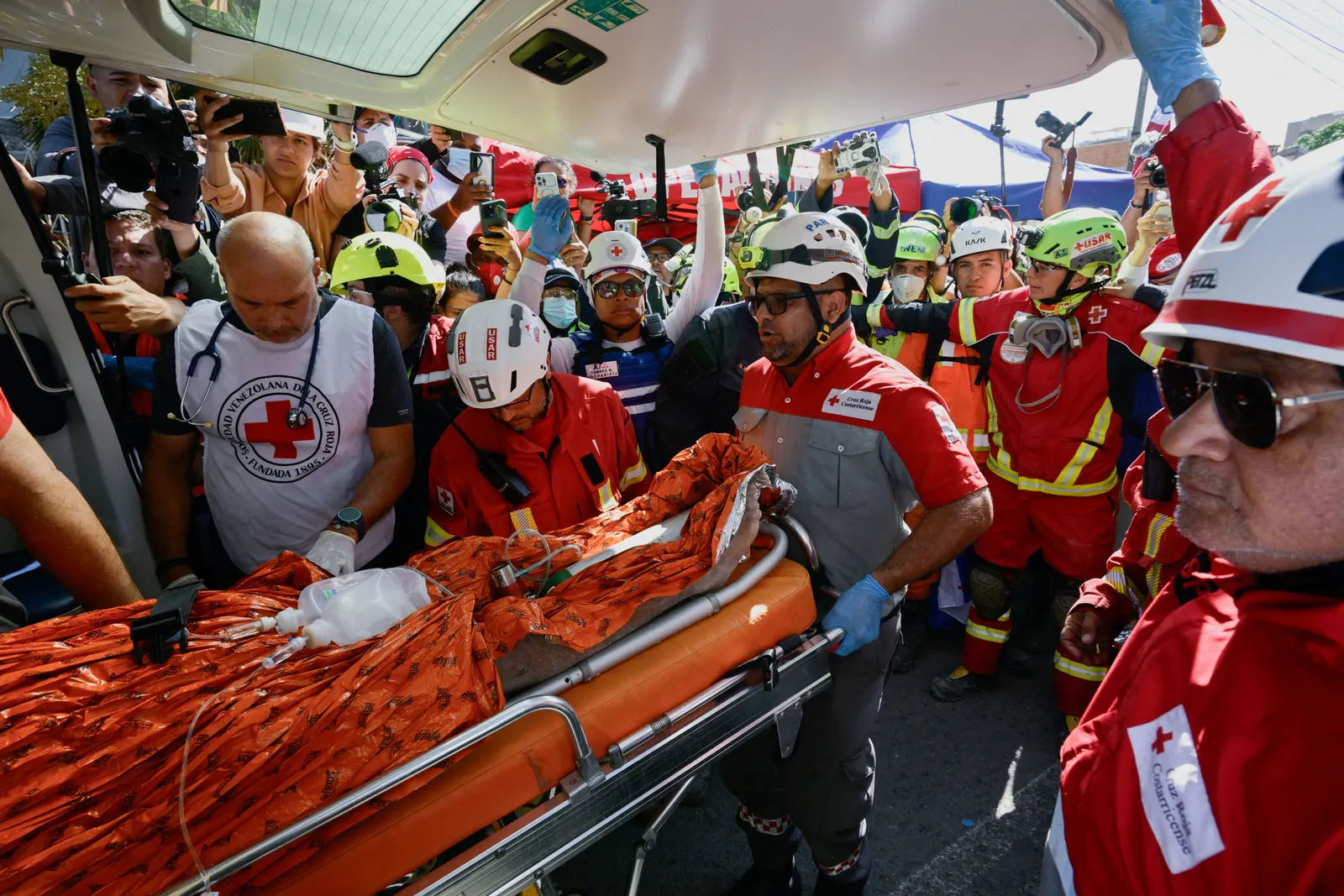 Venezuela leader defends quake response after days of criticism
