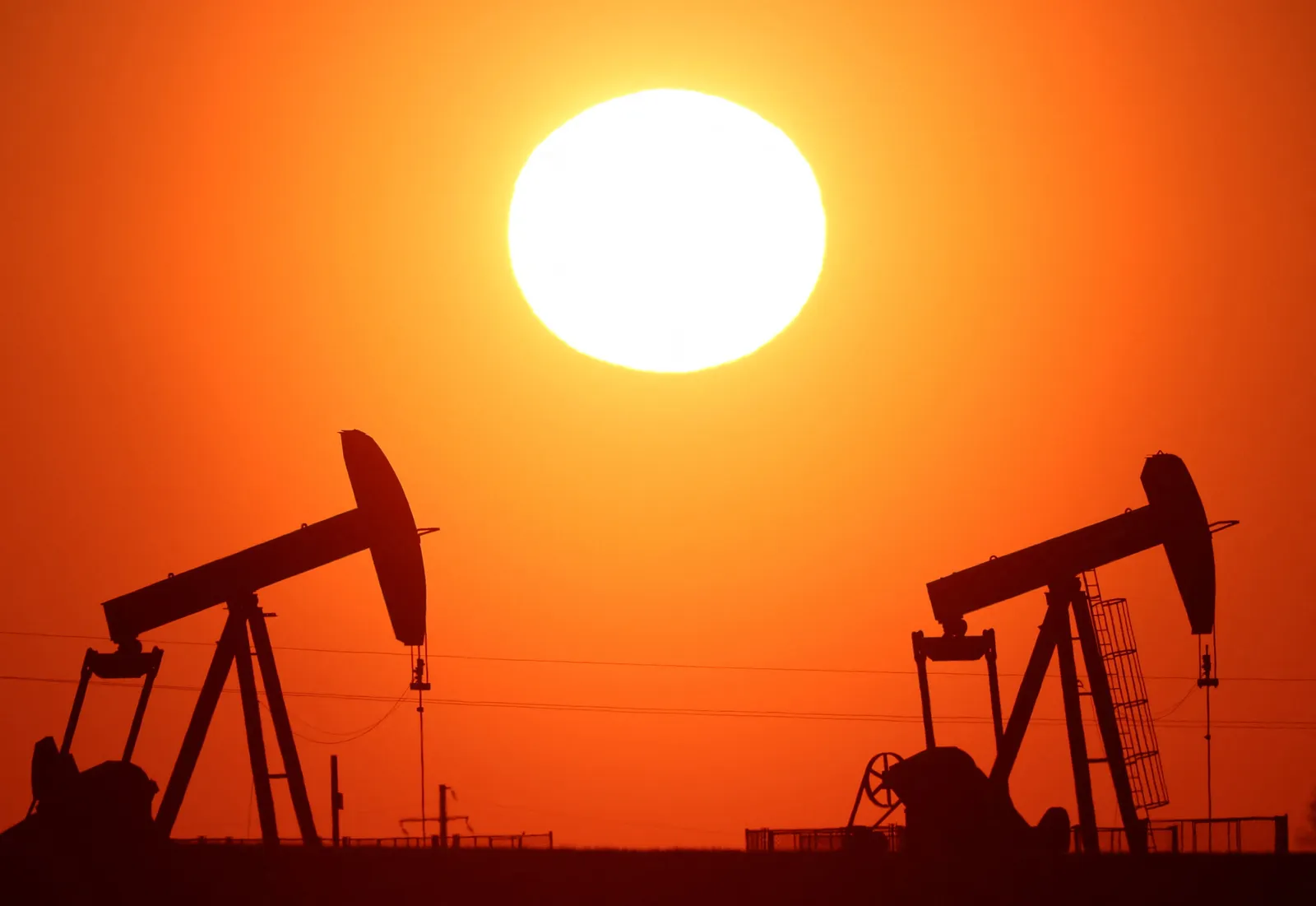 Brent oil tops US$90 as US, Iran expand strikes in the Middle East