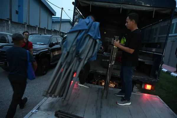 MPKS keluar 45 kompaun dalam operasi pasar malam Puncak Alam
