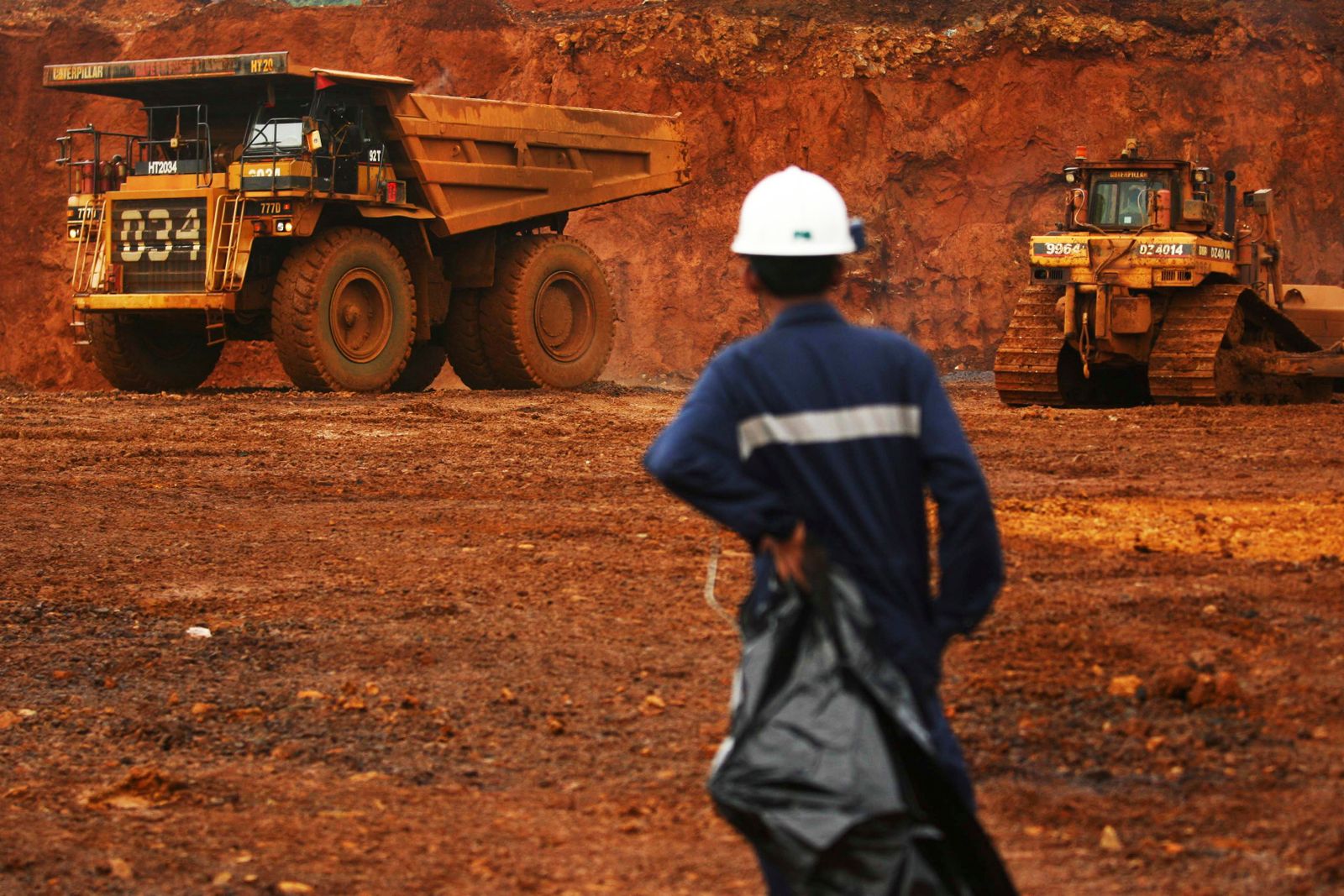 Indonesia seeks to resolve mineral export bottlenecks caused by rare earth content