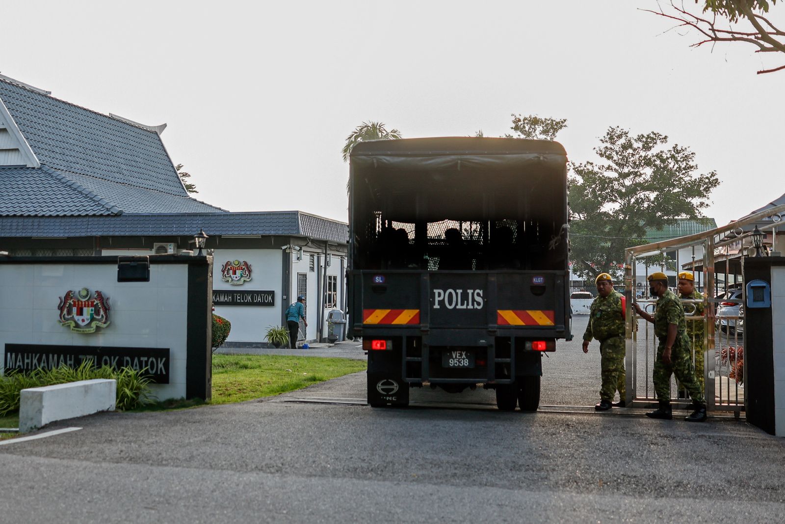 Banting school stabbing: Teen girl charged with attempted murder