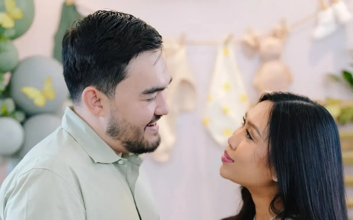Tengku Amir Shah, isteri timang puteri sulung Tengku Alia Amira