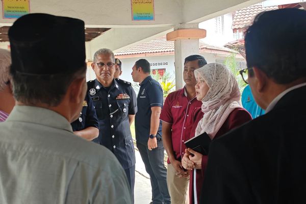 Kes tikam pelajar di Banting: Fadhlina lawat sekolah, pastikan sokongan psikososial diberi