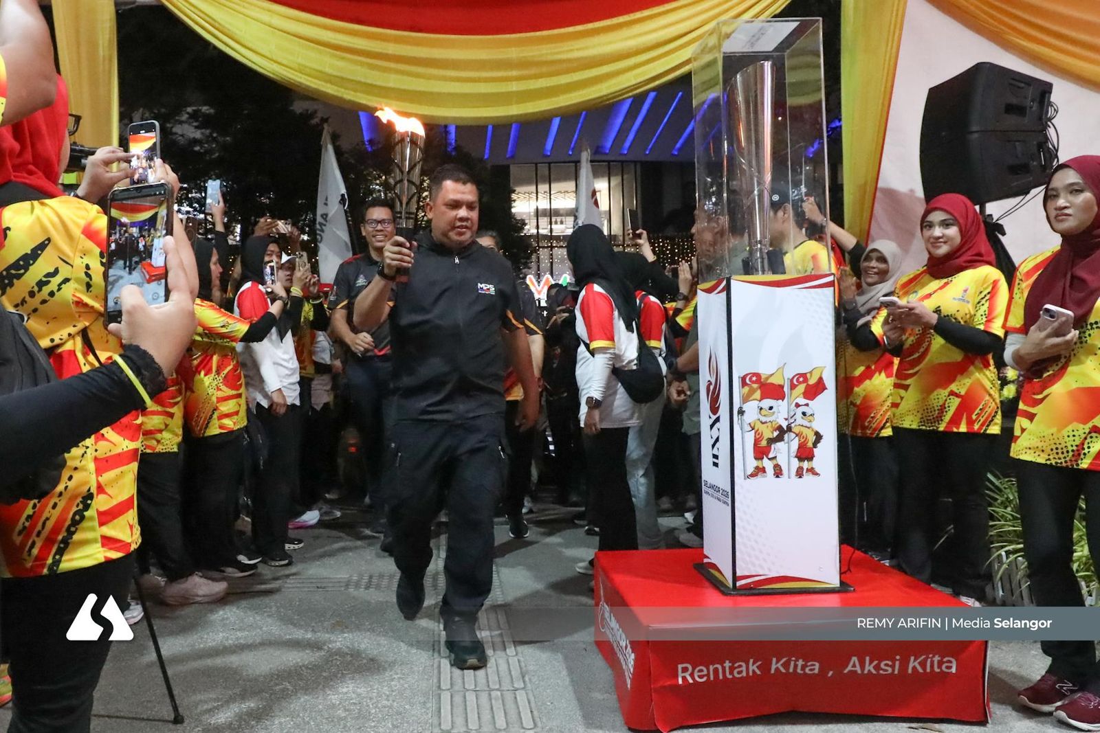 SUKMA: Jelajah larian obor di Ampang Jaya himpun 1,500 peserta