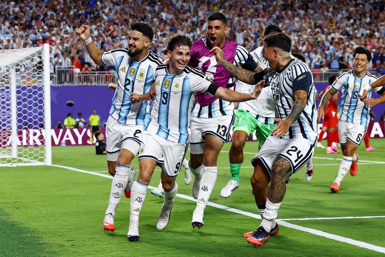 Argentina reach semi-finals with 3-1 win over Switzerland