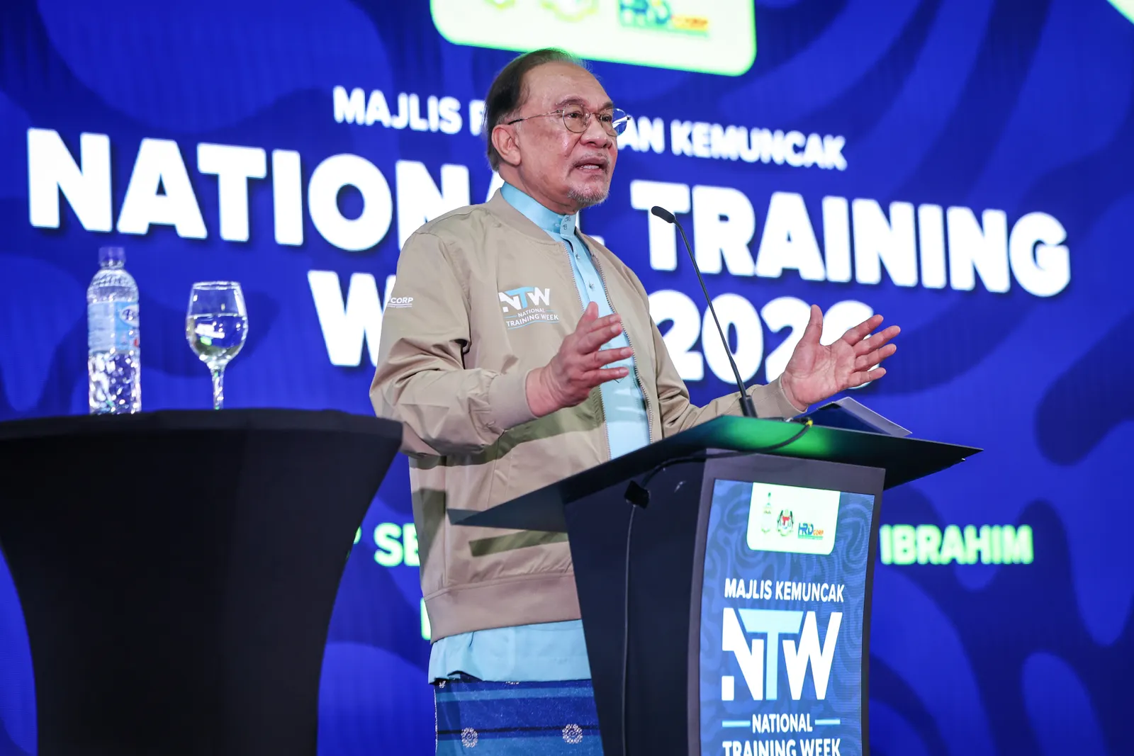 Malaysia cannot progress if people remain trapped in hateful politics, ideologies