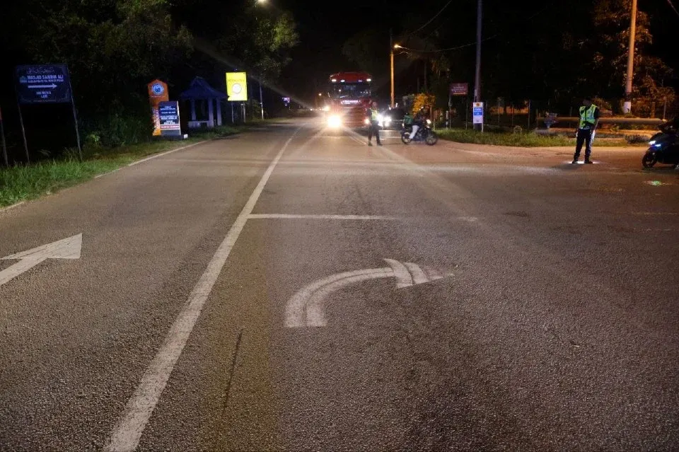 Warga emas parah dirempuh penunggang motosikal mabuk