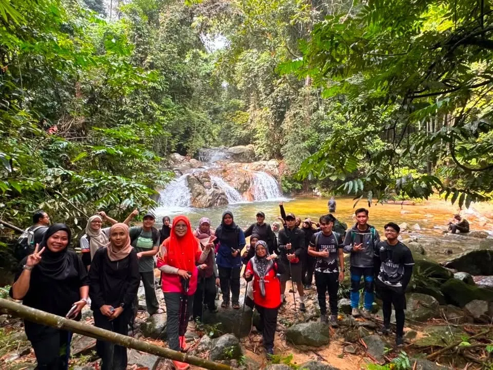 20 wanita tamat ekspedisi Women’s Trail Hiking Selangor di Lata Medang