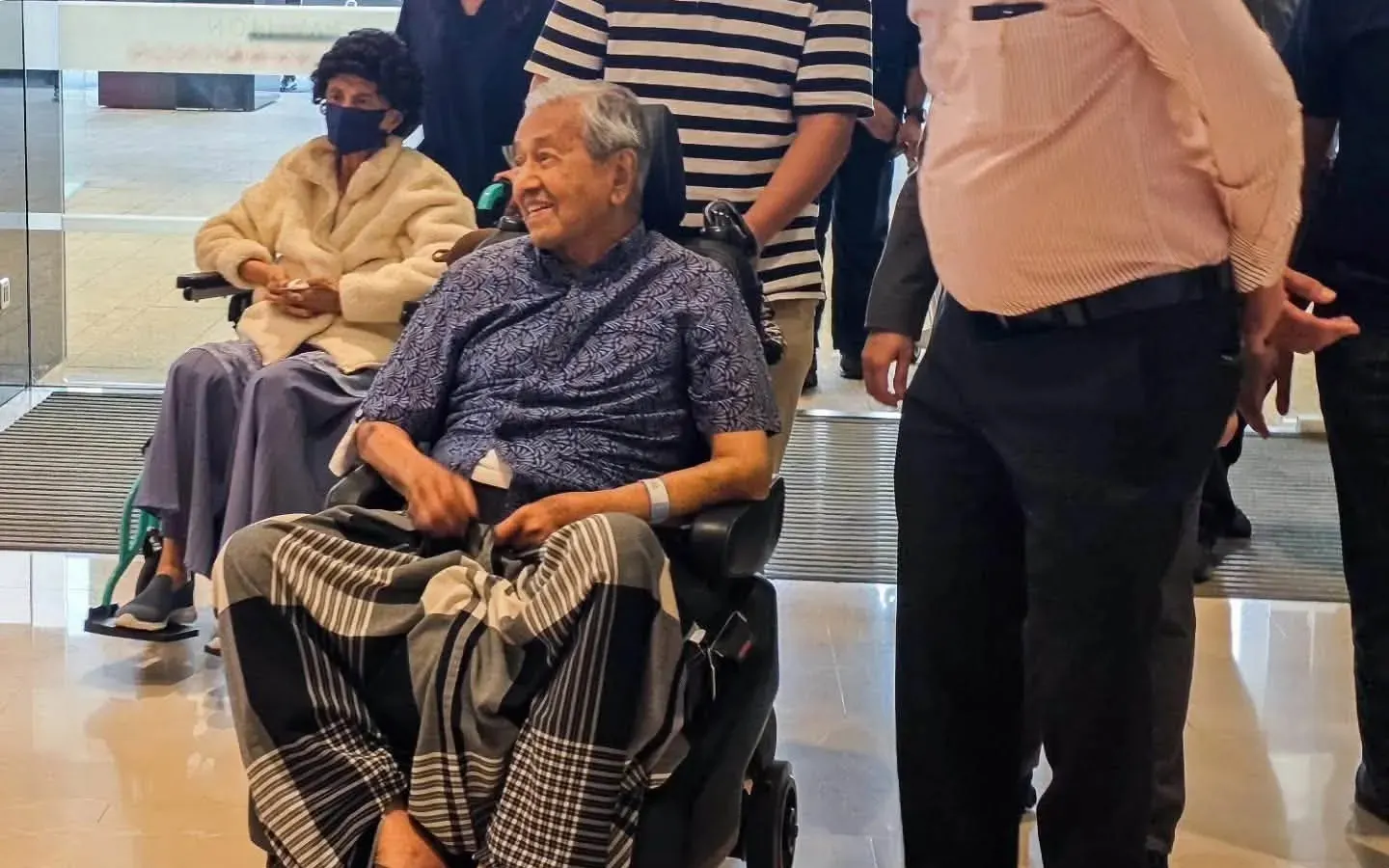Anwar wishes Mahathir good health on 101st birthday