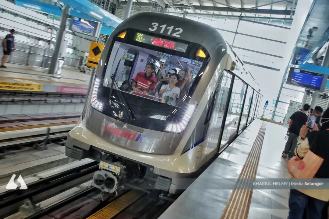 Families flock to LRT3 as free rides draw crowds on first weekend