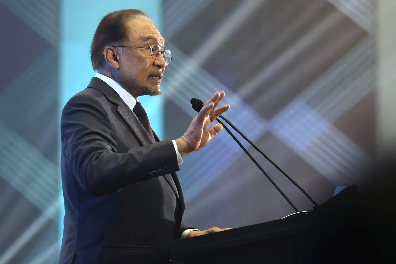 Fed govt treats all states fairly regardless of political affiliation — Anwar