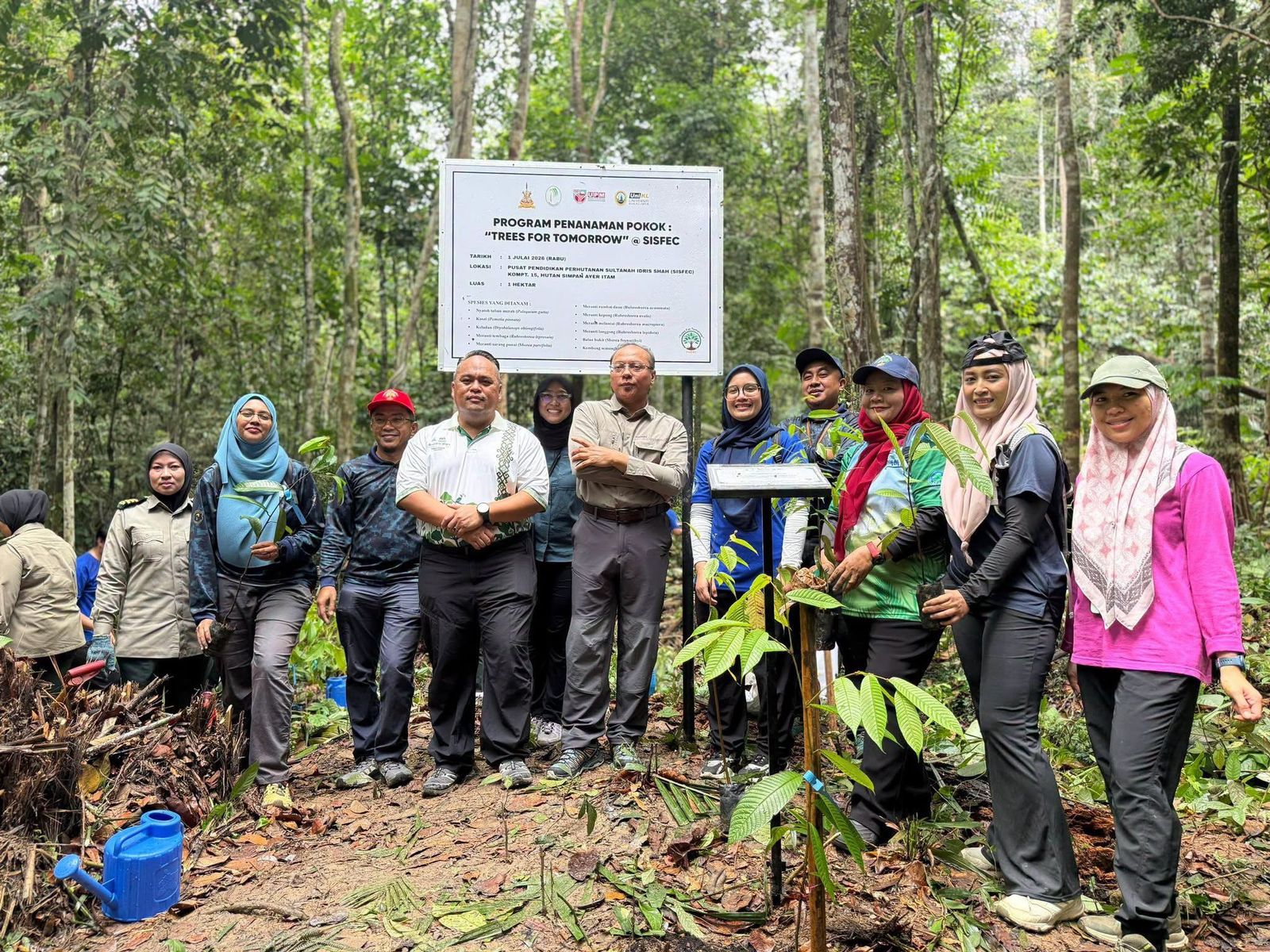 400 anak pokok ditanam pulih kawasan terjejas di Hutan Simpan Ayer Hitam