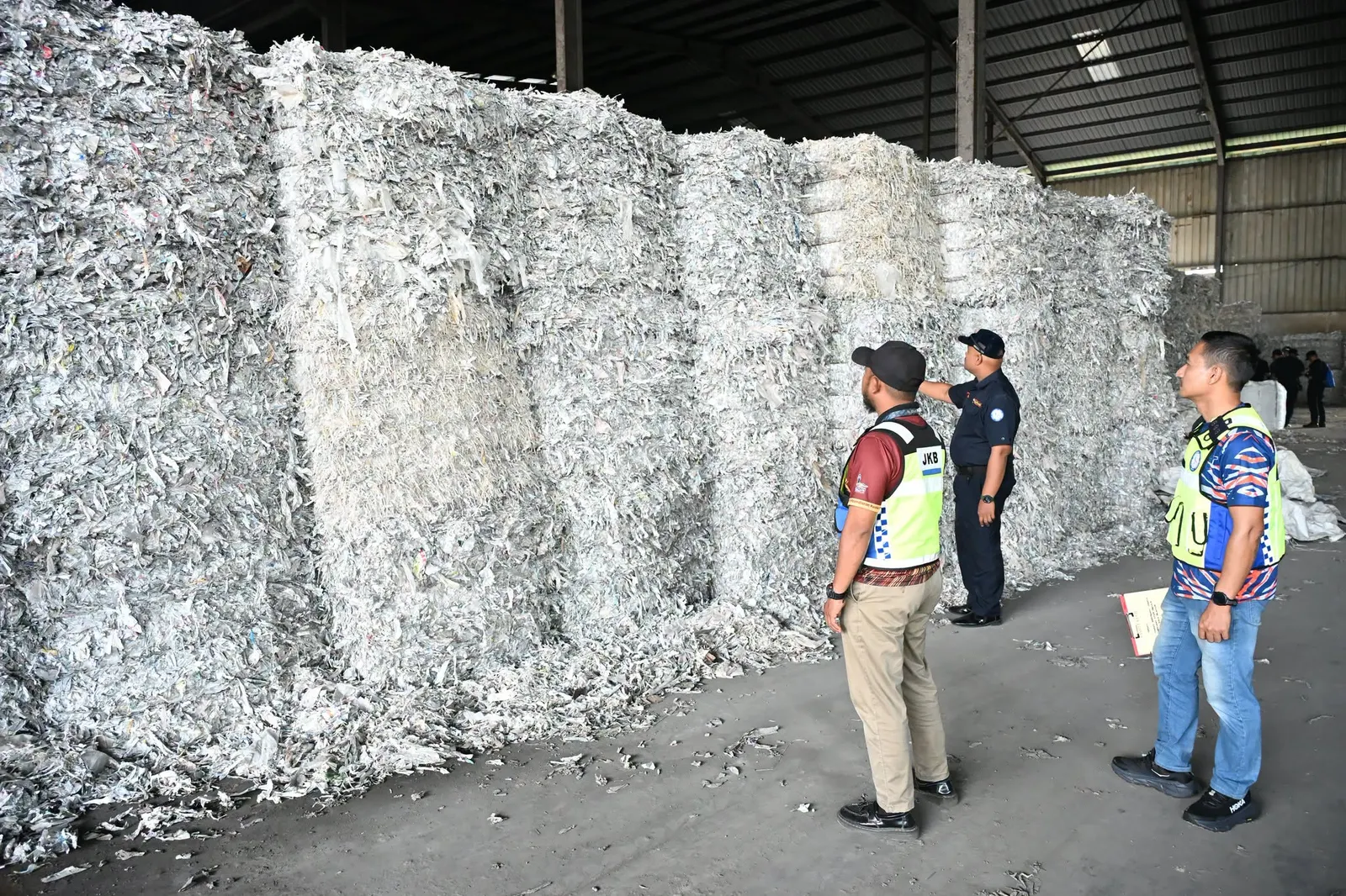 MPKS orders closure of unlicensed recycling premises in Ijok
