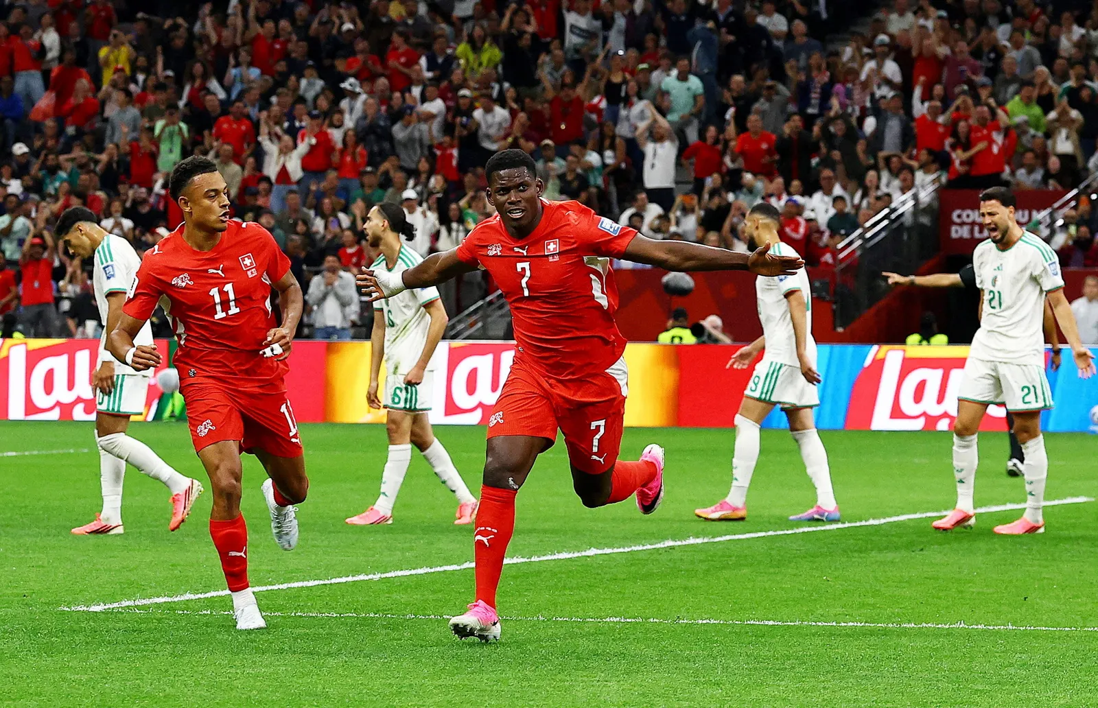 Slick Switzerland sweeps past Algeria into World Cup last 16