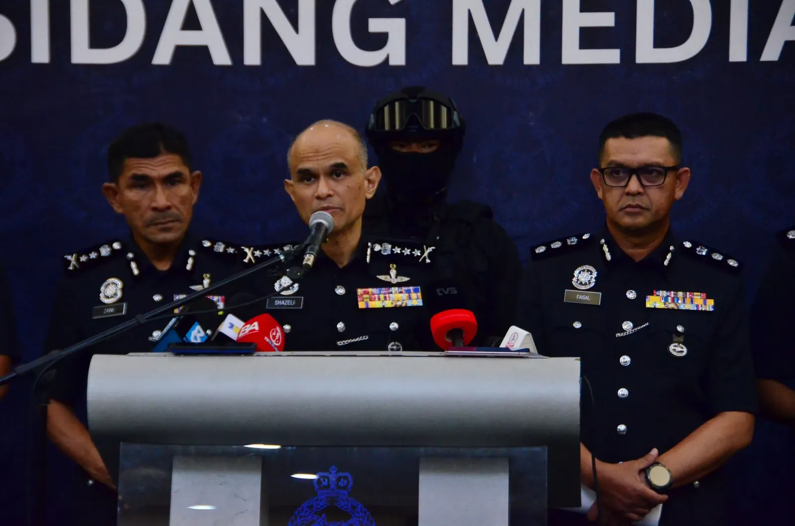 40 foreigners nabbed in raids on suspected scam call centres in Kajang, Serdang