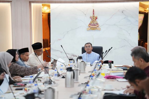 MB orders end to foreigners’ encroachment on govt land, illegal trade