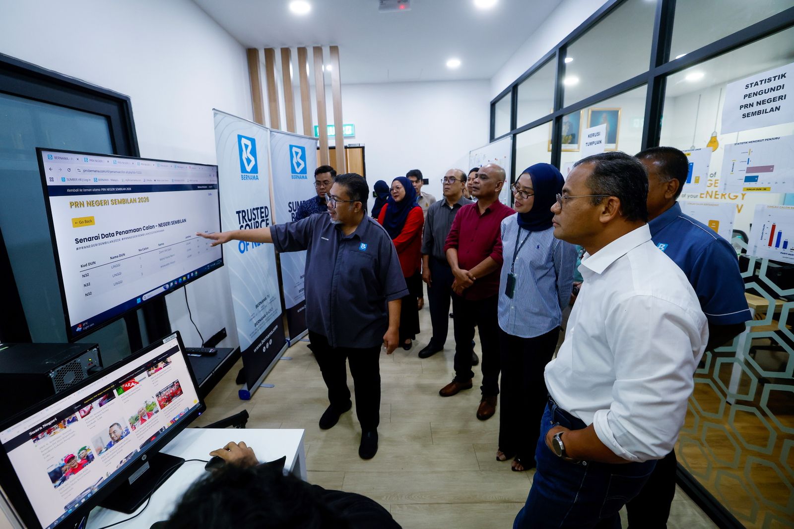 MB visits Bernama's Negeri Sembilan state election operations room