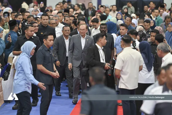Kerajaan teliti percepat proses kenaikan pangkat penjawat awam