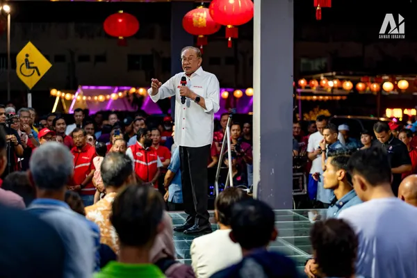 Anwar pledges to engage Premier Li Qiang over durian price slump