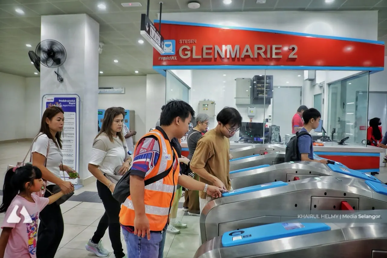 Families flock to LRT3 as free rides draw crowds on first weekend