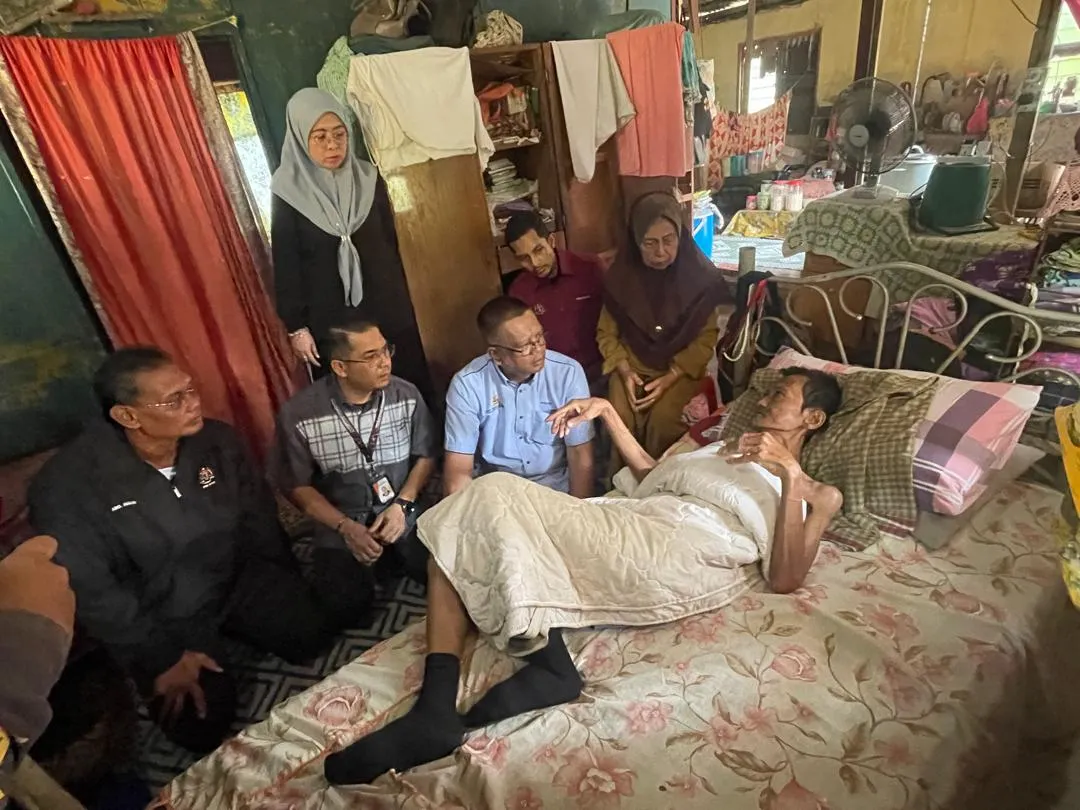Warga emas diami rumah daif, jaga anak terlantar sakit terima bantuan segera