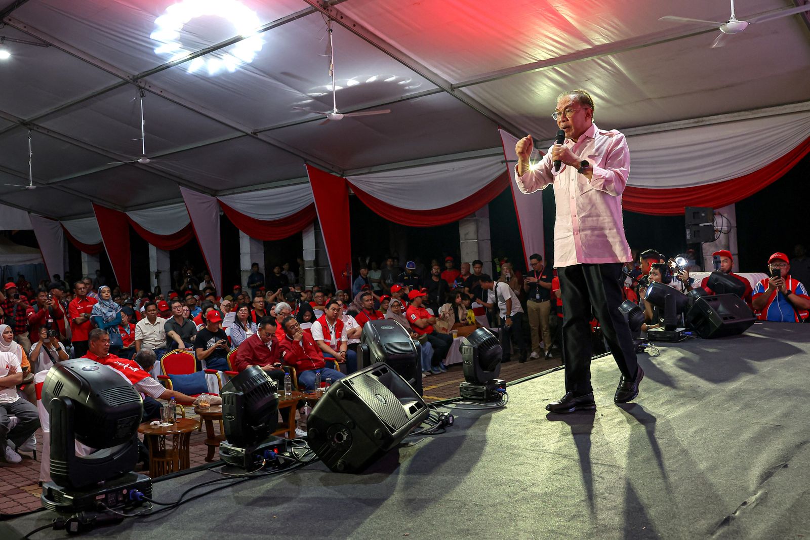 Anwar umum kadar SARA akan dinaikkan dalam masa terdekat
