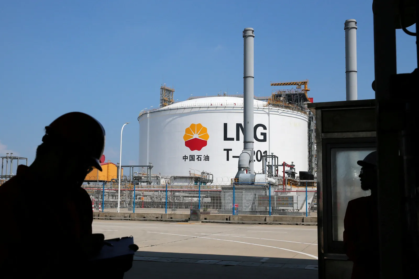 China's shifting energy mix weakens pillar of global LNG growth