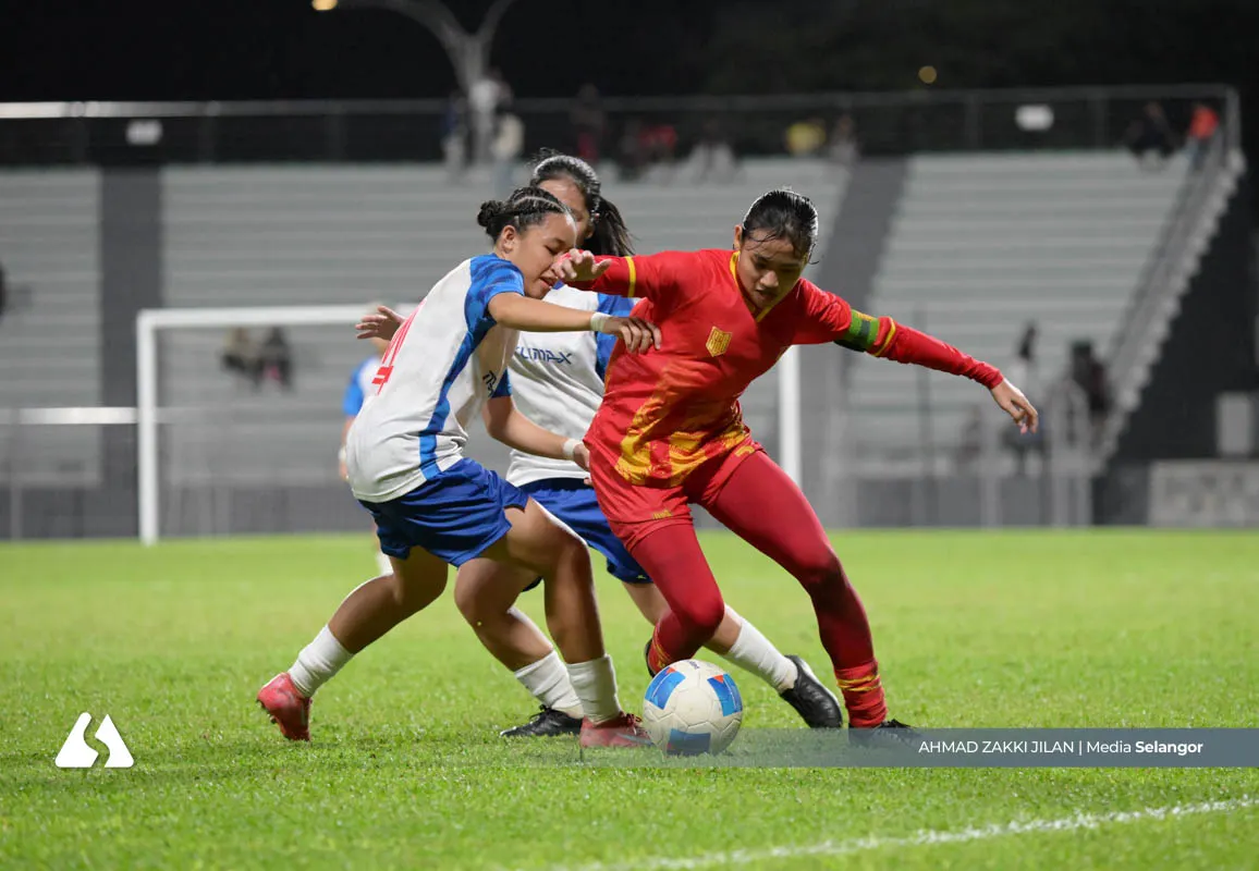 Teladani semangat juang skuad bola sepak wanita buru lebih banyak pingat - EXCO
