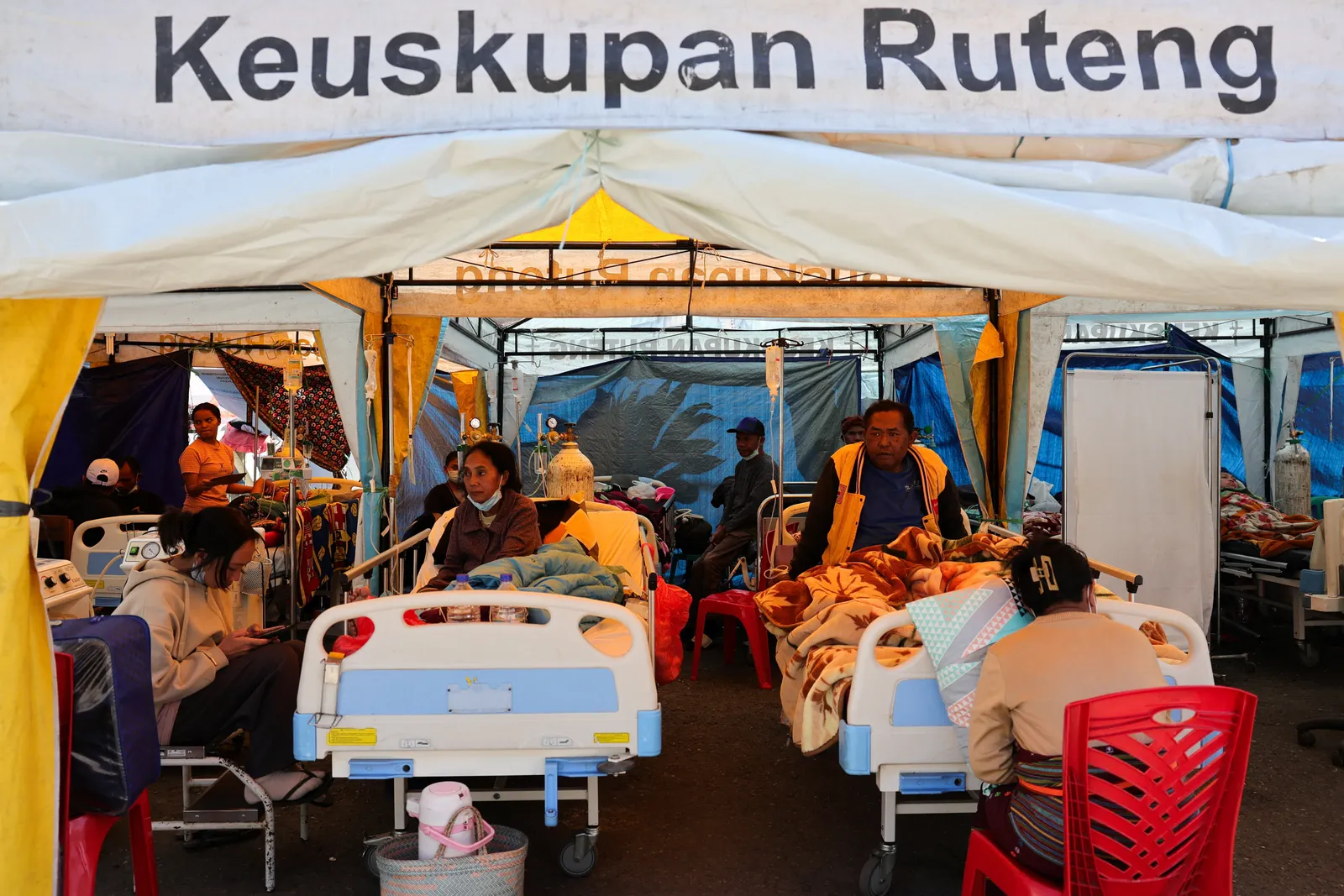 Search for Indonesia quake victims underway on Independence Day