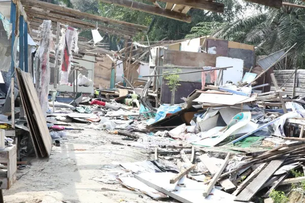 Sebahagian besar binaan tanpa kelulusan di Kampung Budiman sudah diroboh - MBSA