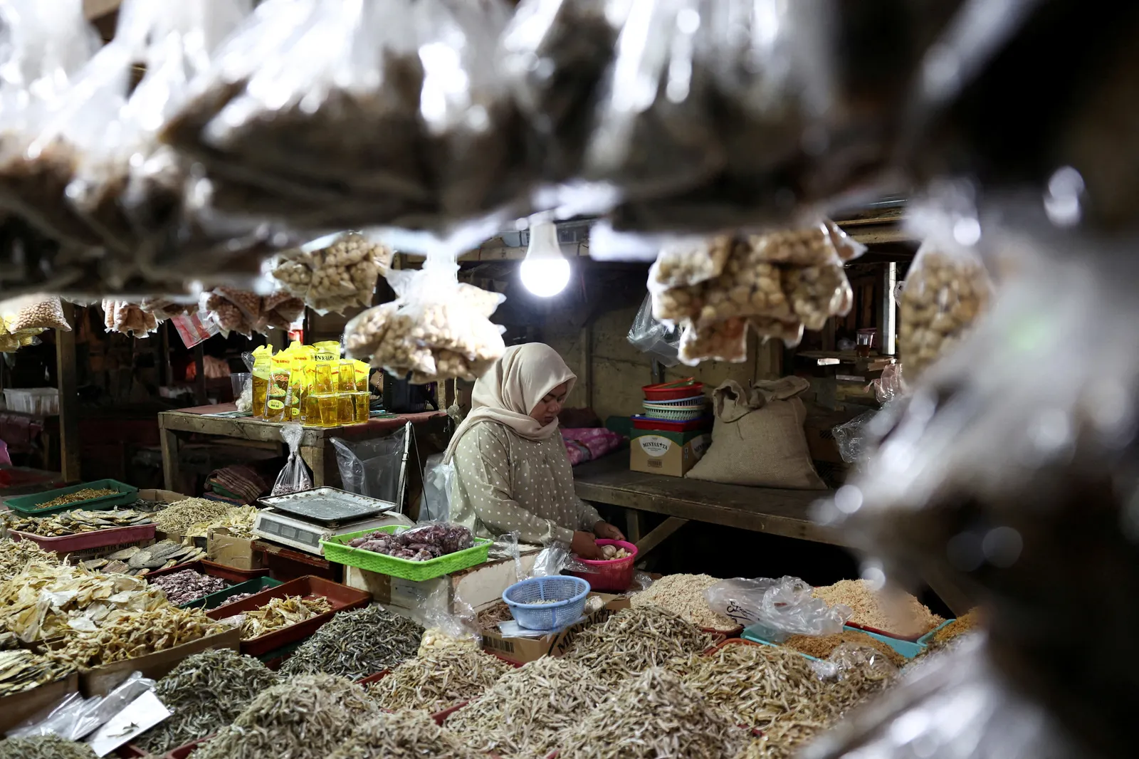Indonesia's economic growth slows to 5.3 pct in second quarter, but beats forecast