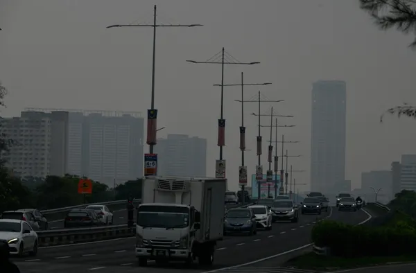 Haze expected to persist in short term, may worsen if Indonesia hotspots rise