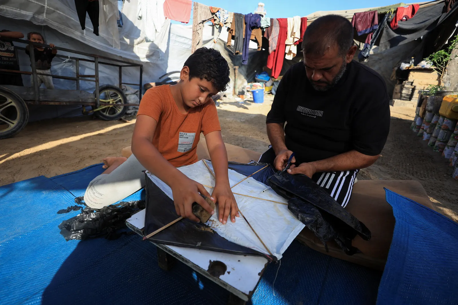 Gazans urged to stop flying kites after Israel warning to Hamas