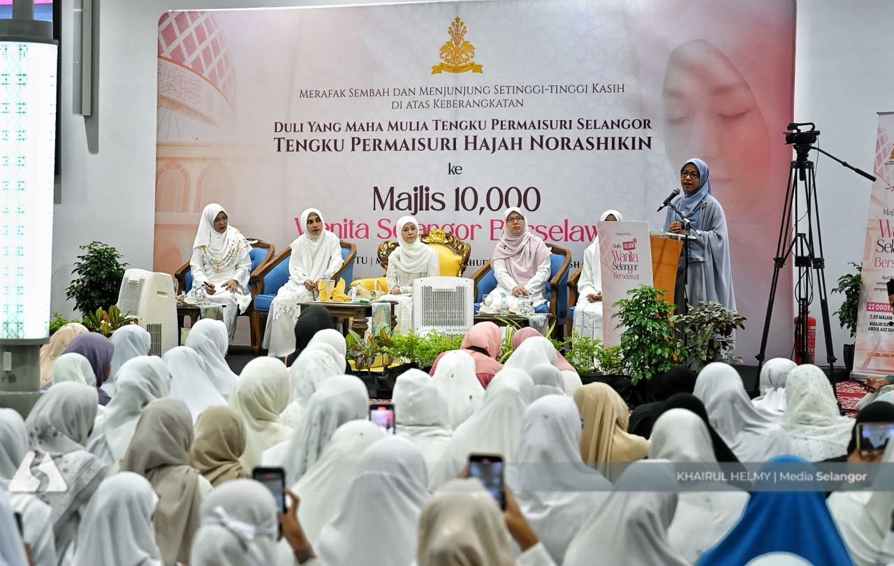 Majlis 10,000 Wanita Selangor Berselawat perkukuh ukhuwah, rohani