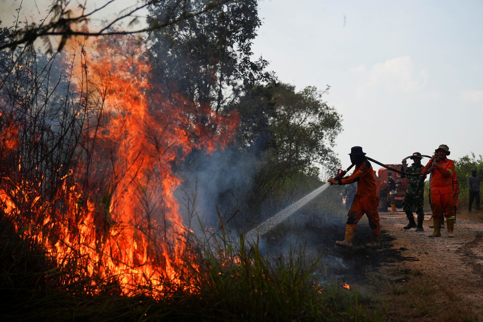 Haze expected to persist in short term, may worsen if Indonesia hotspots rise