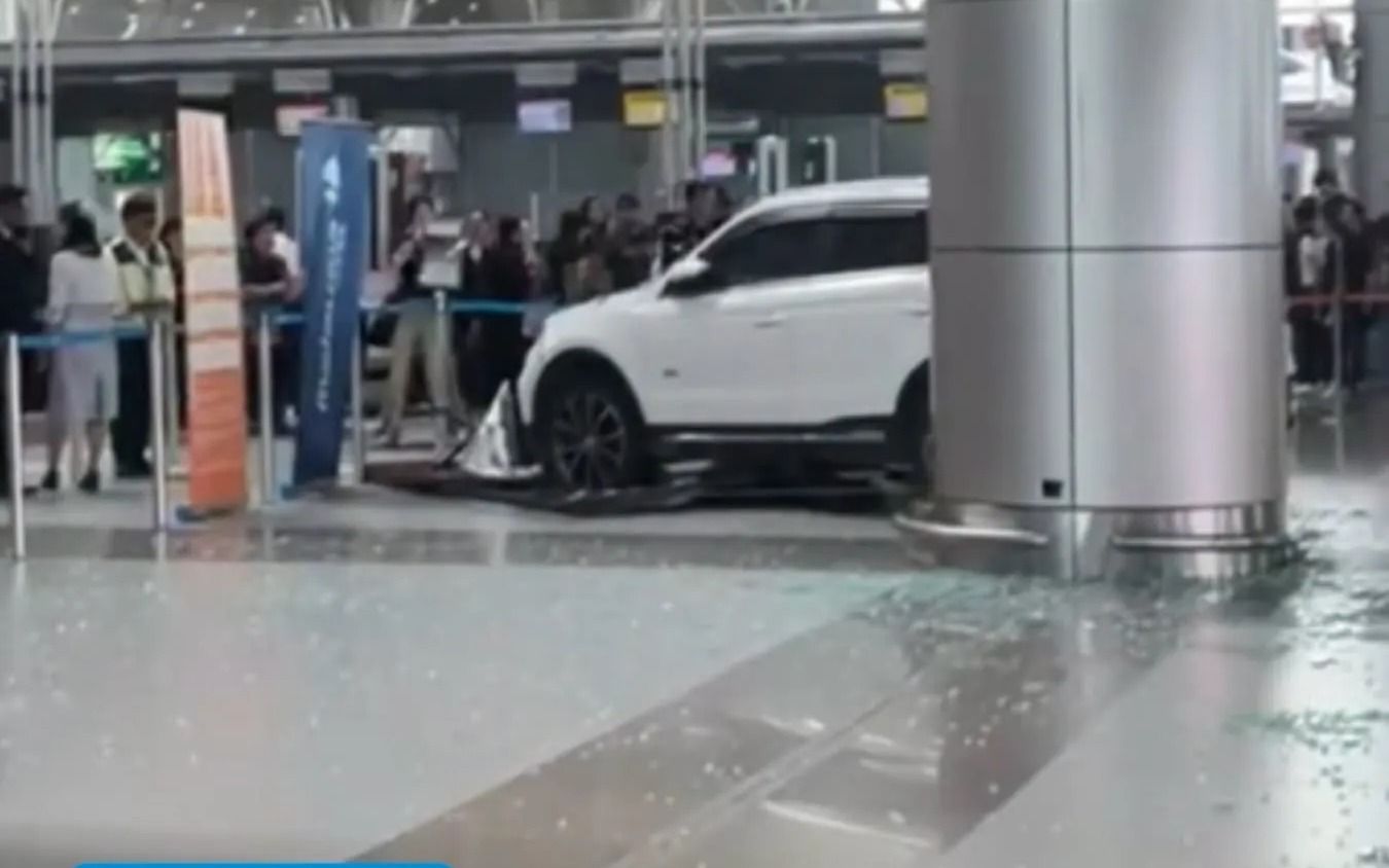Terlupa letak gear ‘P’ punca SUV rempuh pintu kaca Balai Berlepas KKIA