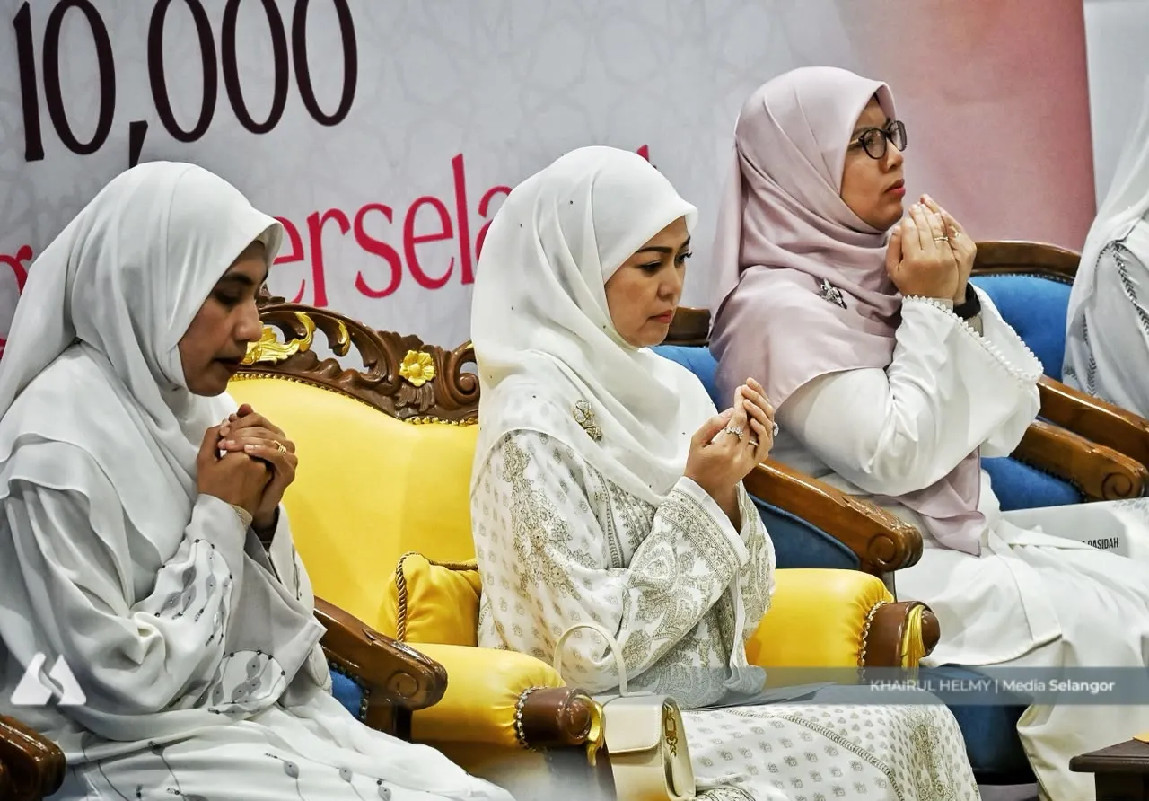 Tengku Permaisuri sertai 10,000 wanita Selangor berselawat
